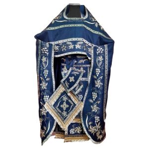 Ієрейське вбрання вишите чорне, галун у колір одягу, парча